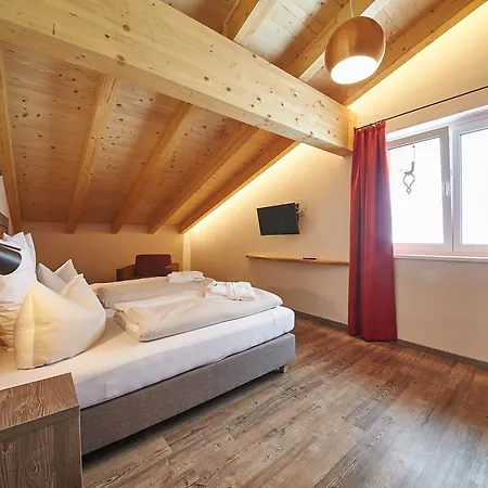 Liebe Heimat Aparthotel 4*